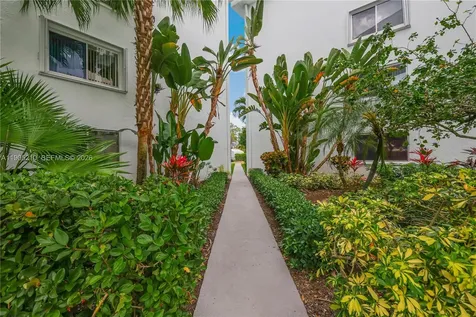 6698 10th Avenue N Lake Worth FL 33467