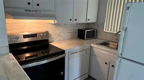 8850 Fontainebleau Boulevard Miami FL 33172