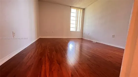 8850 Fontainebleau Boulevard Miami FL 33172