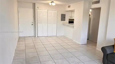 8850 Fontainebleau Boulevard Miami FL 33172
