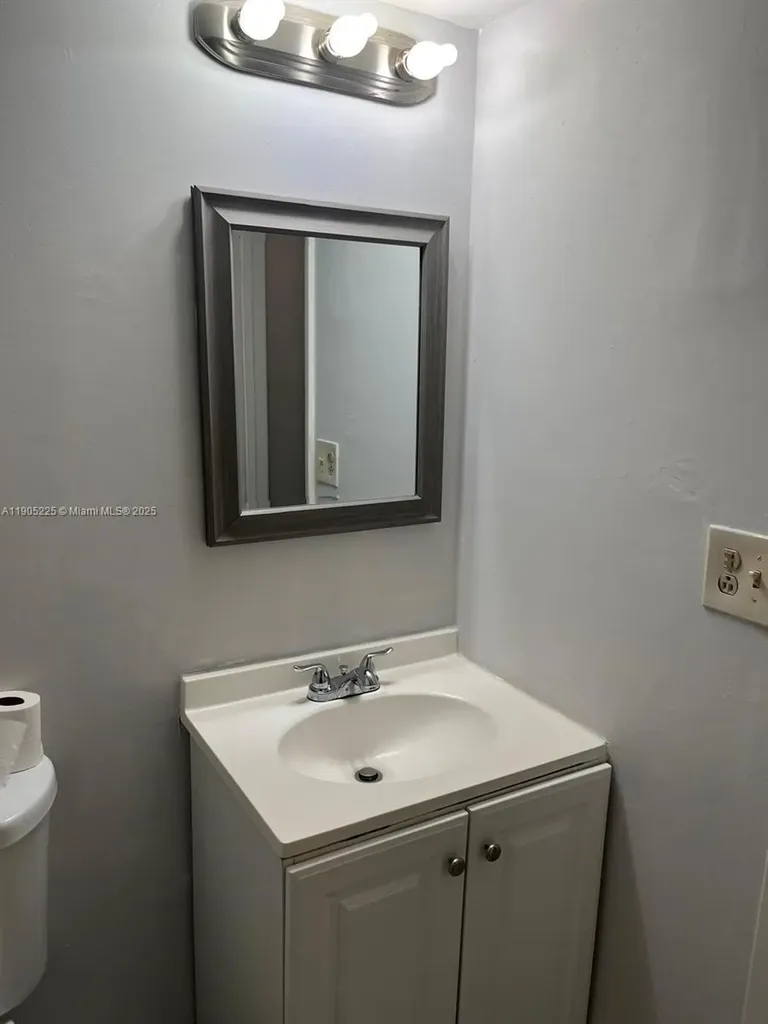 2701 Riverside Drive Coral Springs FL 33065