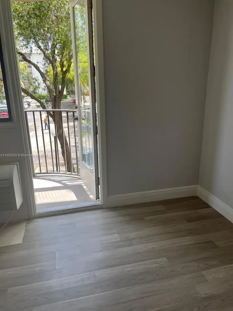 2701 Riverside Drive Coral Springs FL 33065