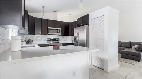 1008 W Jasmine Lane North Lauderdale FL 33068