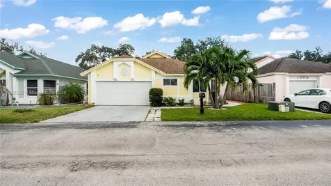 1008 W Jasmine Lane North Lauderdale FL 33068