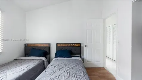 1008 W Jasmine Lane North Lauderdale FL 33068