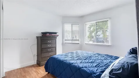 1008 W Jasmine Lane North Lauderdale FL 33068