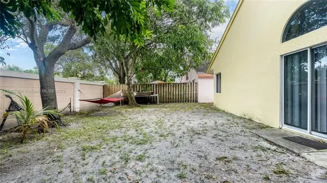 1008 W Jasmine Lane North Lauderdale FL 33068