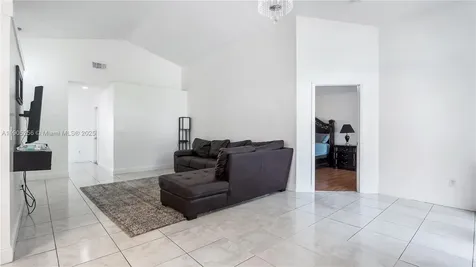 1008 W Jasmine Lane North Lauderdale FL 33068