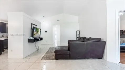 1008 W Jasmine Lane North Lauderdale FL 33068