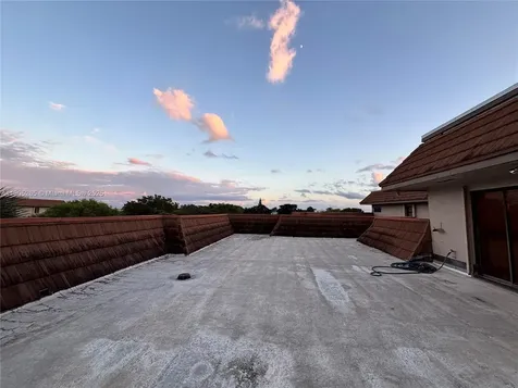 461 Ives Dairy Road Miami FL 33179