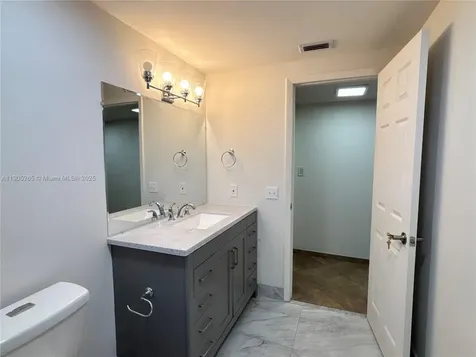 461 Ives Dairy Road Miami FL 33179