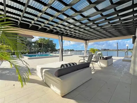 461 Ives Dairy Road Miami FL 33179