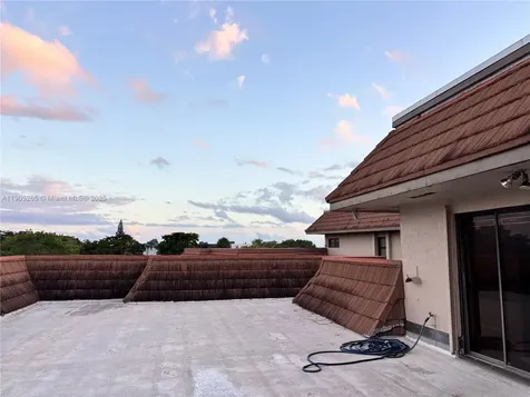 461 Ives Dairy Road Miami FL 33179
