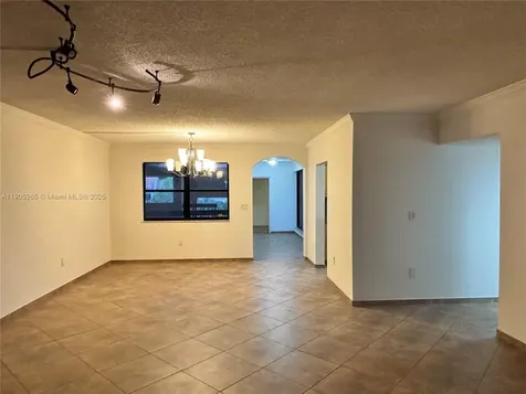 461 Ives Dairy Road Miami FL 33179