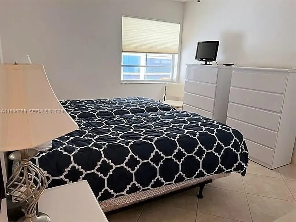 642 N Normandy N Delray Beach FL 33484