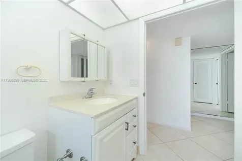 642 N Normandy N Delray Beach FL 33484