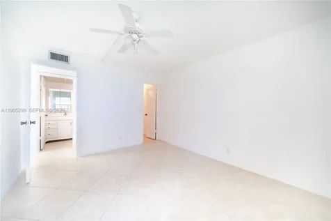 642 N Normandy N Delray Beach FL 33484