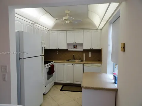 642 N Normandy N Delray Beach FL 33484