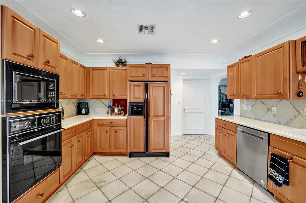 2889 NE 35th Street Fort Lauderdale FL 33306