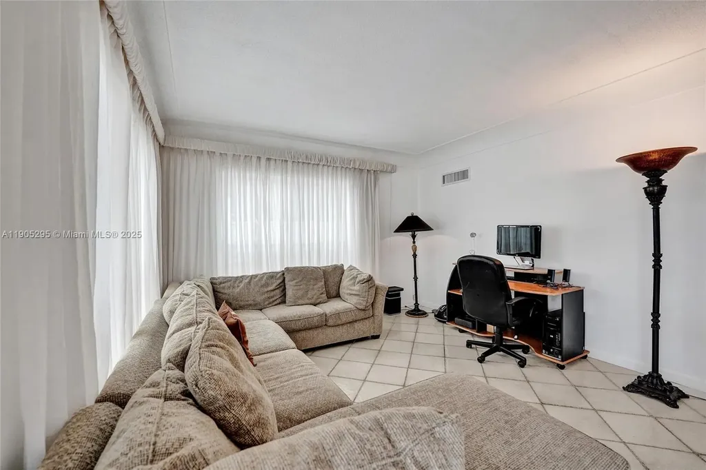 2889 NE 35th Street Fort Lauderdale FL 33306