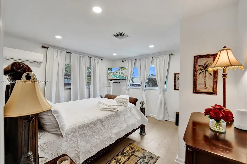 2889 NE 35th Street Fort Lauderdale FL 33306