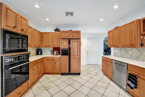 2889 NE 35th Street Fort Lauderdale FL 33306