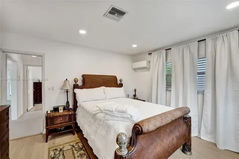 2889 NE 35th Street Fort Lauderdale FL 33306