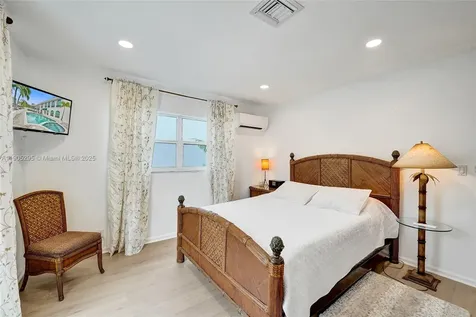 2889 NE 35th Street Fort Lauderdale FL 33306