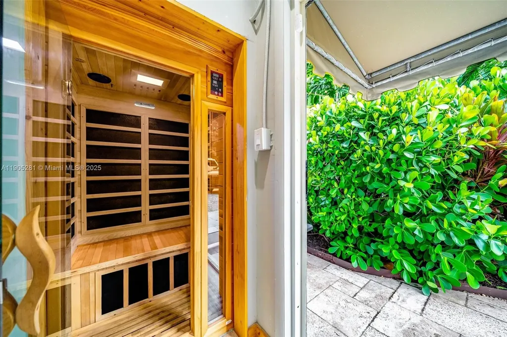 11 Sylvan Lane Fort Lauderdale FL 33316