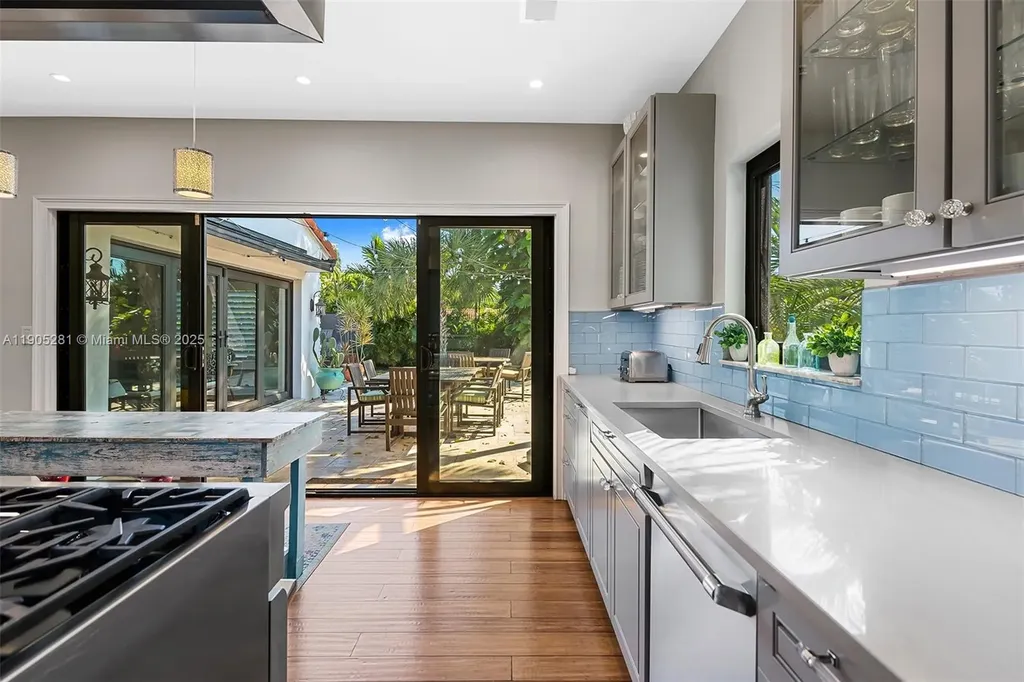 11 Sylvan Lane Fort Lauderdale FL 33316