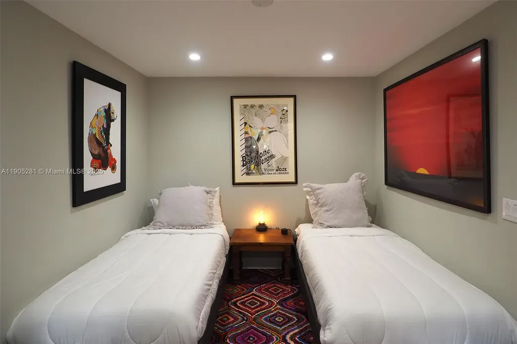 11 Sylvan Lane Fort Lauderdale FL 33316