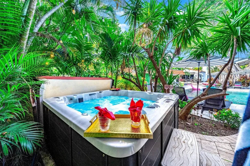 11 Sylvan Lane Fort Lauderdale FL 33316