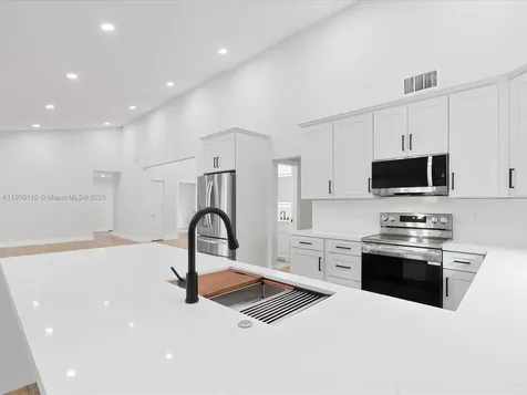 4421 NW 73rd Avenue Lauderhill FL 33319