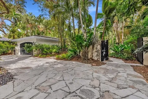 3821 Braganza Avenue Miami FL 33133