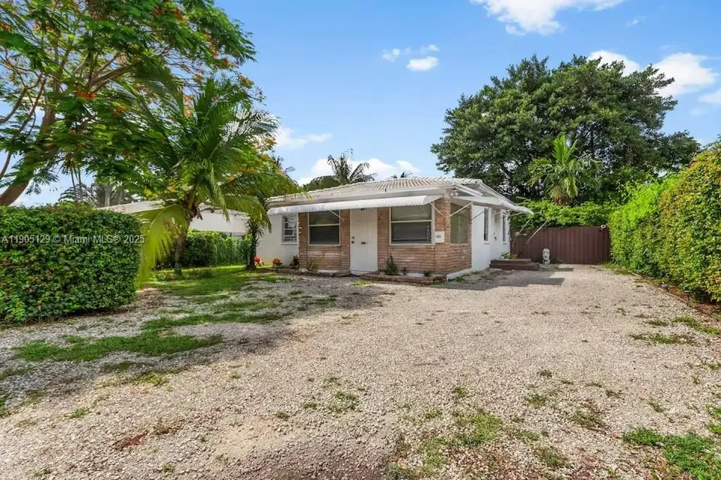 402 NW 102nd Street Miami FL 33150