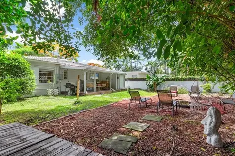 402 NW 102nd Street Miami FL 33150