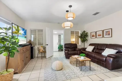 402 NW 102nd Street Miami FL 33150