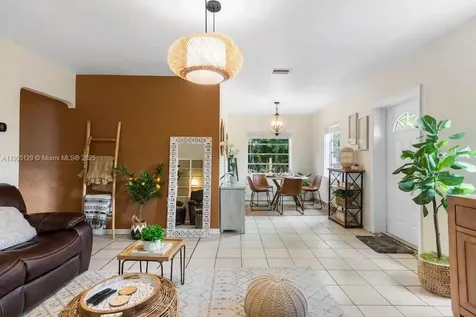 402 NW 102nd Street Miami FL 33150