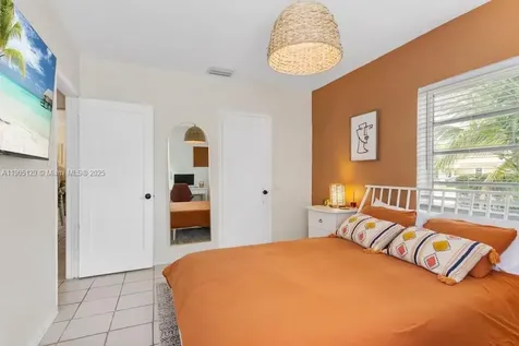 402 NW 102nd Street Miami FL 33150