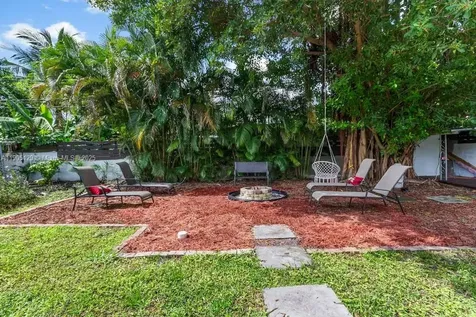 402 NW 102nd Street Miami FL 33150