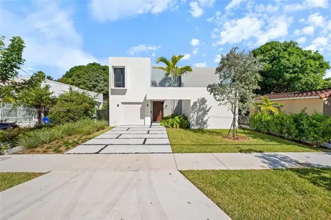 2127 SW 11th Terrace Miami FL 33135