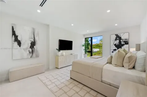 2127 SW 11th Terrace Miami FL 33135