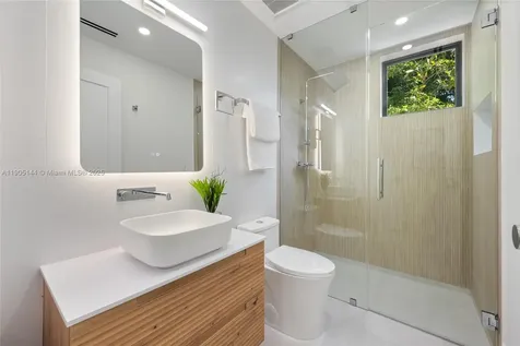 2127 SW 11th Terrace Miami FL 33135