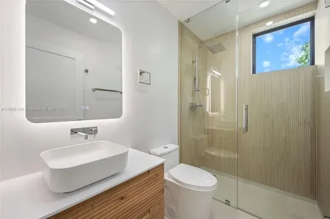 2127 SW 11th Terrace Miami FL 33135