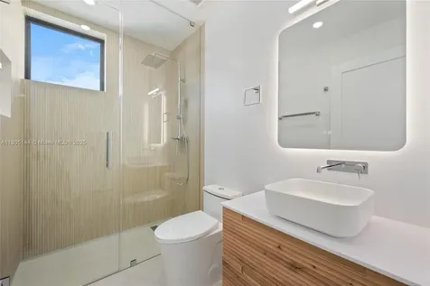 2127 SW 11th Terrace Miami FL 33135