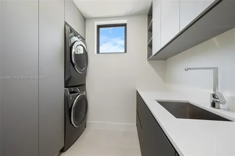 2127 SW 11th Terrace Miami FL 33135
