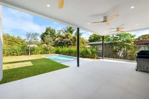 2127 SW 11th Terrace Miami FL 33135