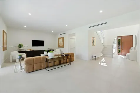 2127 SW 11th Terrace Miami FL 33135