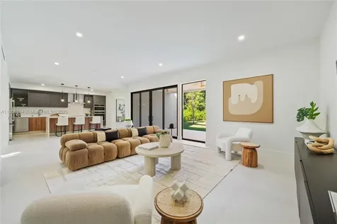 2127 SW 11th Terrace Miami FL 33135