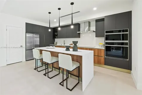 2127 SW 11th Terrace Miami FL 33135